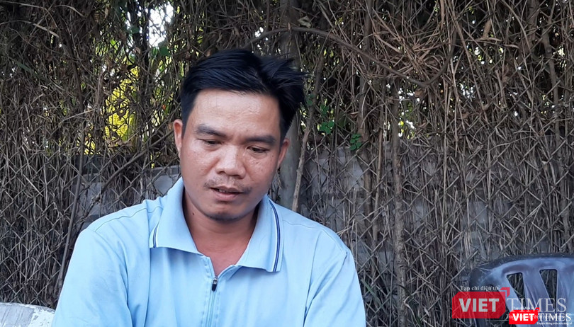 Anh Phượng nghẹn ngào khi nhắc đến vợ và xin giữ nỗi đau trong lòng. Ảnh: Nguyễn Trăm