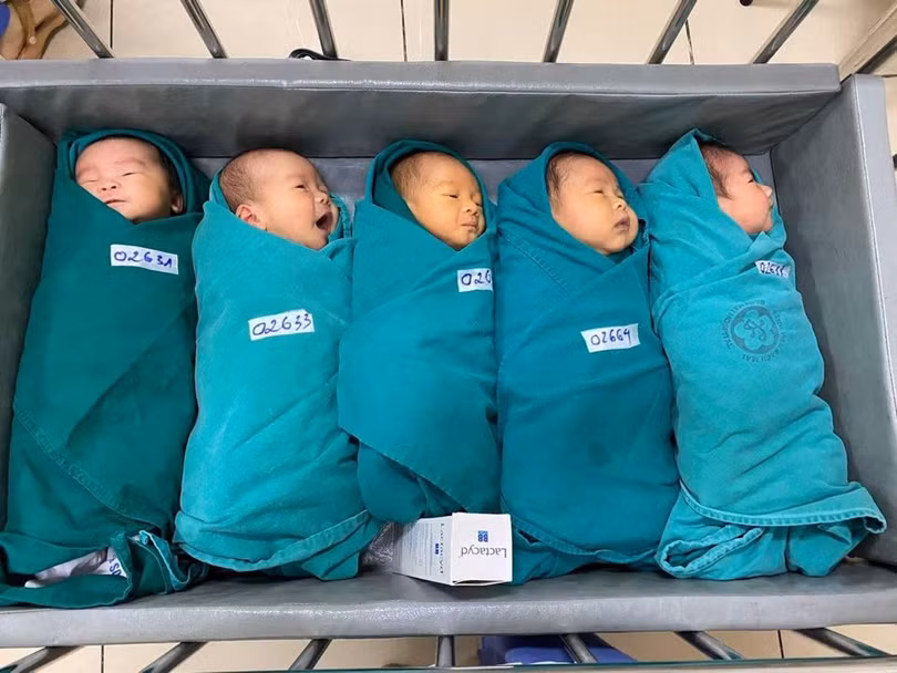 Trong 1 tuần cách ly (28/3-5/4), khoa Phụ sản - BV Bạch Mai đã đón 5 em bé chào đời. Ảnh: BVCC