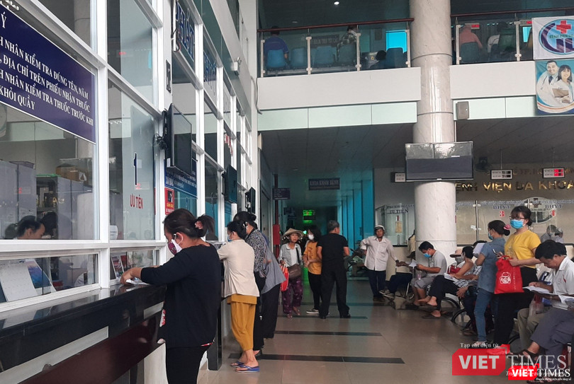 Bệnh nhân đến khám tại BV Đa khoa Gò Vấp chiều 27/2. Ảnh: N.T Bệnh nhân đến khám tại BV Đa khoa Gò Vấp chiều 27/2. Ảnh: N.T