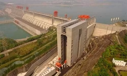 Hệ thống thang máy ở đập Tam Hiệp. Ảnh: Xinhua