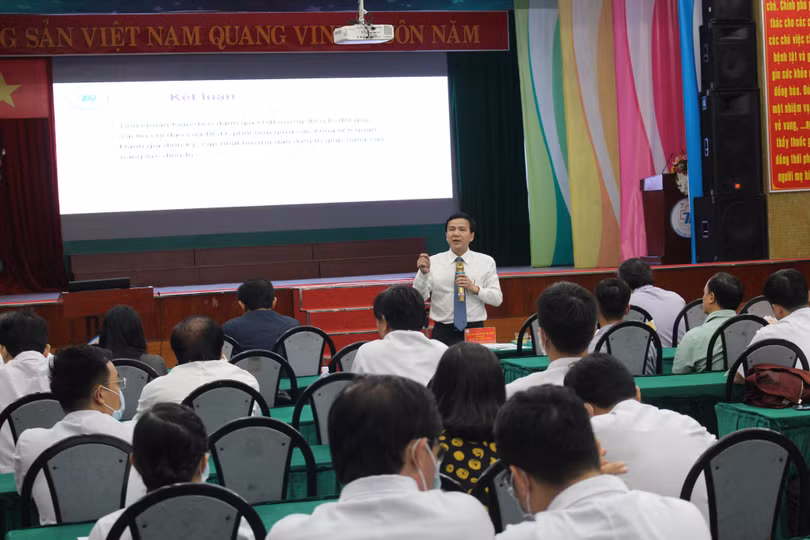 PGS. TS. BS Lê Đình Thanh - Giám đốc BV Thống Nhất chia sẻ tại buổi lễ Trao chứng nhận tiêu chuẩn vàng của Hội Đột quỵ Thế Giới. Ảnh: BVCC