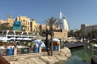 Toàn cảnh Madinat Jumeirah, nơi diễn ra hội nghị Token 2049 Crypto tại Dubai. Ảnh: Reuters.