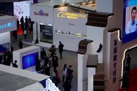 Mục tiêu của các quy định mới là nhằm xây dựng một hệ sinh thái nền tảng bền vững. Ảnh: Reuters.