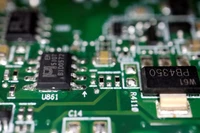 Ngành chip Hàn Quốc lo ngại khủng hoảng tại Iran. Ảnh: Reuters.