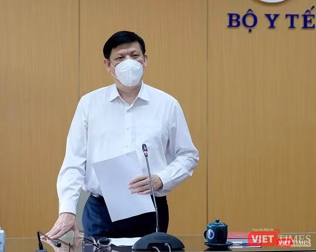 Bộ trưởng Nguyễn Thanh Long nhấn mạnh ý kiến cho rằng chăm sóc sức khoẻ cho F0 tại nhà là tầng điều trị thứ nhất