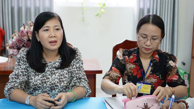 Bà Trần Thị Thu Hiền, Trưởng Phòng GDĐT Quận 9 (đang phát biểu) và bà Nguyễn Thị Thu Hương, Hiệu trưởng Trường tiểu học Trần Thị Bưởi (Ảnh: Minh Nhật) Bà Trần Thị Thu Hiền, Trưởng Phòng GDĐT Quận 9 (đang phát biểu) và bà Nguyễn Thị Thu Hương, Hiệu trưởng Trường tiểu học Trần Thị Bưởi (Ảnh: Minh Nhật)