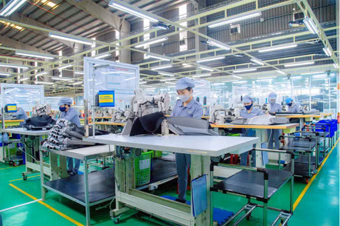 Khu vực may áo ghế da tại nhà máy Thaco Auto.