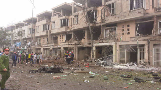 Video Nổ cực lớn tại Hà Đông, nhiều người chết