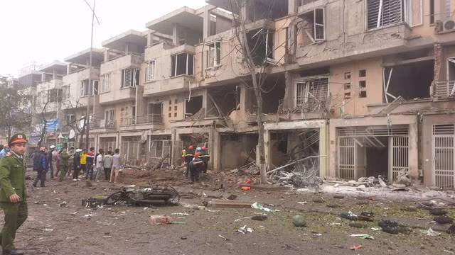 Video Nổ cực lớn tại Hà Đông, nhiều người chết