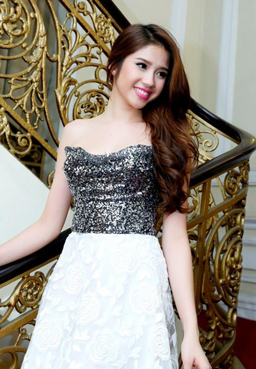 Bí thư Tỉnh đoàn Nguyễn Minh Triết làm đám hỏi với Á hậu Đồng Thanh Vy ảnh 5 Bí thư Tỉnh đoàn Nguyễn Minh Triết làm đám hỏi với Á hậu Đồng Thanh Vy ảnh 5