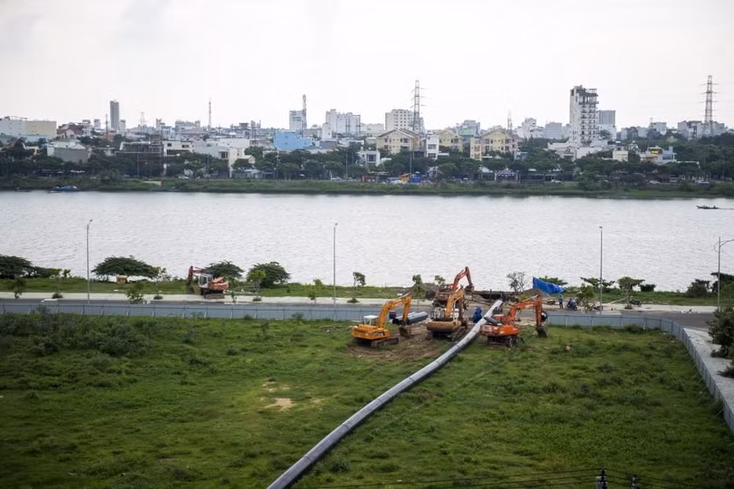 Ống HDPE D900(mm) của Nhựa Đồng Nai với giải pháp Robot khoan ngầm dẫn hướng vượt Sông Hàn thành công. Ống HDPE D900(mm) của Nhựa Đồng Nai với giải pháp Robot khoan ngầm dẫn hướng vượt Sông Hàn thành công.