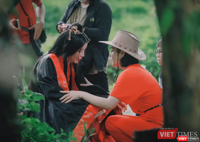 Hoạn Thư cũng bị mắc kẹt trong cái bẫy của cuộc đời chính mình