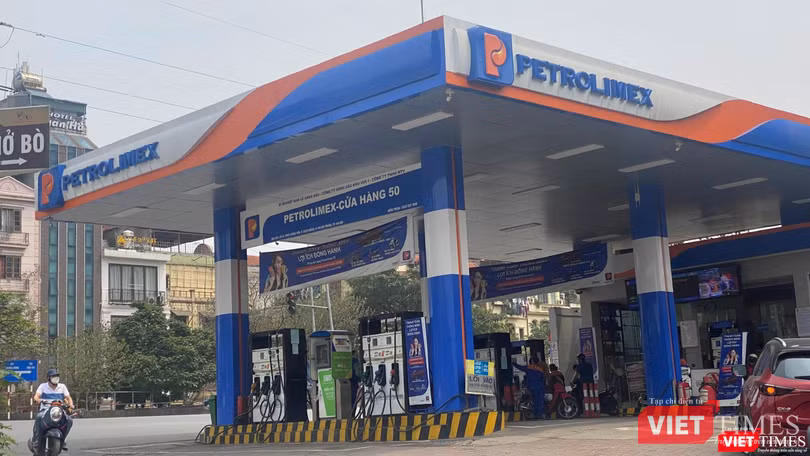 Giá xăng, dầu được điều chỉnh giảm sau 7 lần tăng liên tiếp