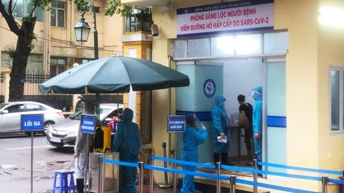 BV Phụ sản Trung ương tổ chức sàng lọc COVID-19 chặt chẽ từ BN và người nhà BN - Ảnh: BVCC 