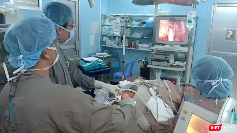 Ca phẫu thuật nội soi cắt u tuyến giáp qua ngả miệng tại BV Ung bướu TP.HCM