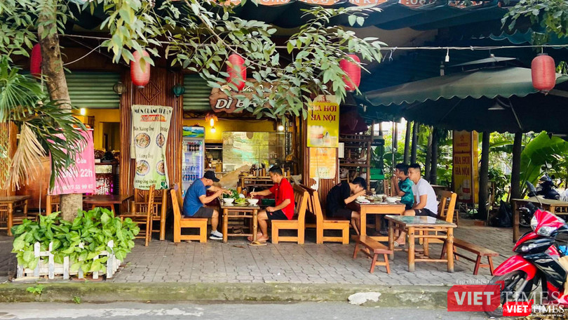 Quán cà phê, nhà hàng có không gian ngoài trời chủ yếu tại các quận ngoại vi TP