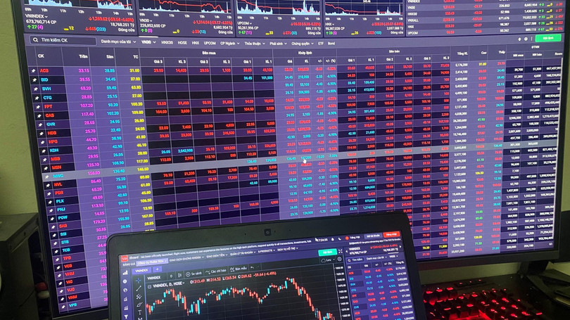 Giảm 62,69 điểm, VN-Index 'xoá sạch' thành quả của 2 phiên tăng điểm trước đó