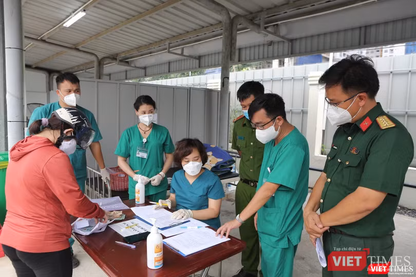 Trao trả di vật tại Bệnh viện Hồi sức COVID-19 Bạch Mai tại TP.HCM Trao trả di vật tại Bệnh viện Hồi sức COVID-19 Bạch Mai tại TP.HCM