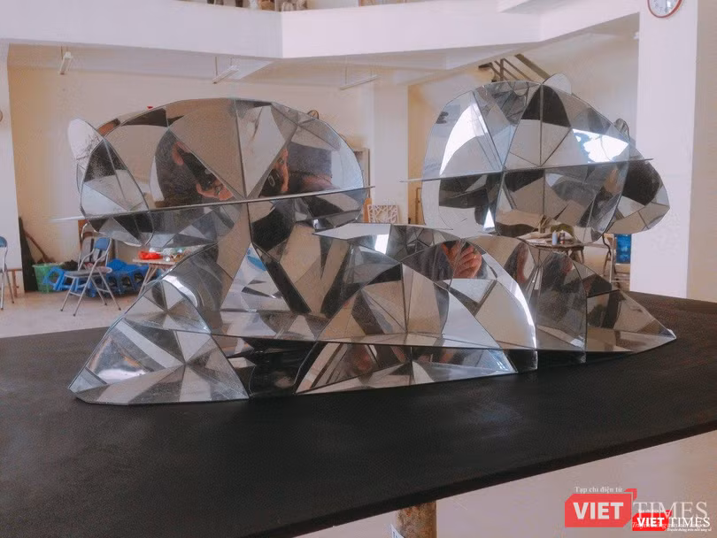 Nguyễn Trường Giang. Trống mái. 2022