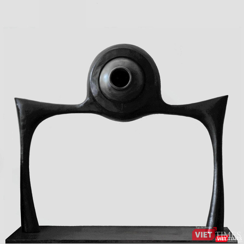 “Những sân ga dọc đường” sẽ trưng bày 7 tác phẩm điêu khắc đồng, 3 điêu khắc gỗ mít, 2 tranh in kẽm