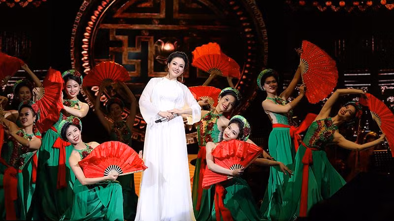 Tân Nhàn và ekip đã phải chi tới gần 5 tỷ đồng cho liveshow "Trở về"