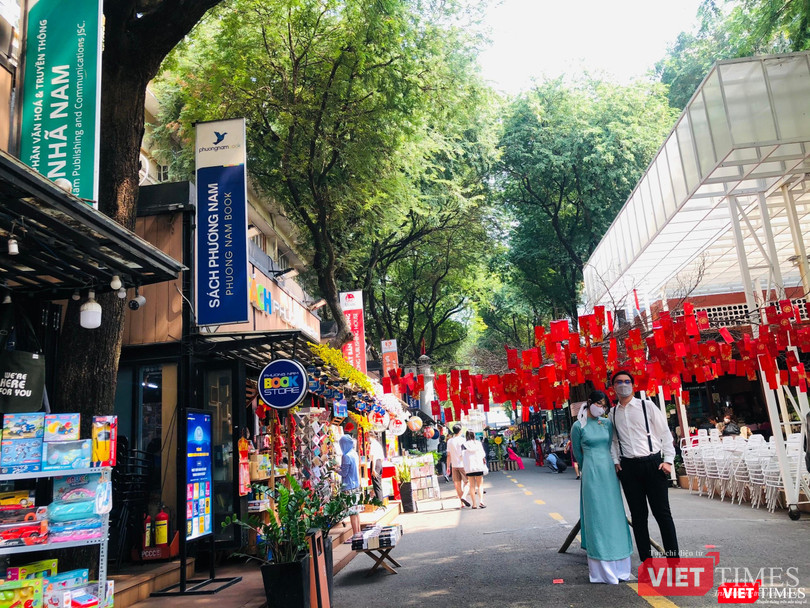 Người dân TP.HCM đón xuân Nhâm Dần trên Đường sách Người dân TP.HCM đón xuân Nhâm Dần trên Đường sách