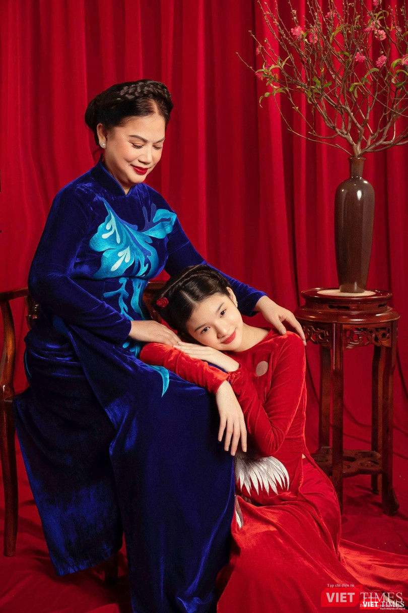 Devon và bà ngoại. Trong tương lai gần, có thể Devon Trần sẽ sang Mỹ du học, sống cùng bà nội.