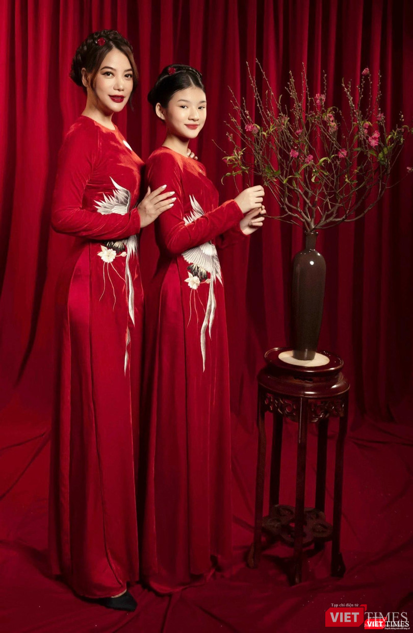 Devon Trần có năng khiếu nổi bật đa tài hát, múa, chơi nhạc cụ, diễn kịch...