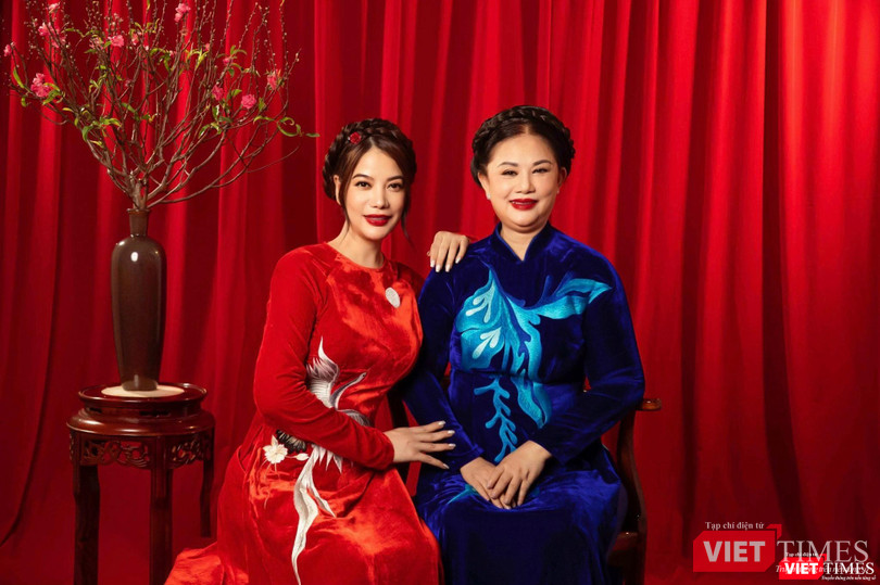 Nữ diễn viên Trương Ngọc Ánh chăm lo cho mẹ ruột