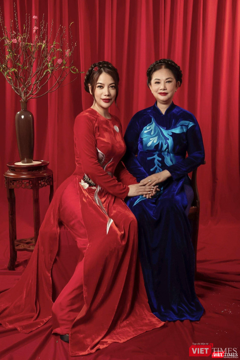 Mẹ Trương Ngọc Ánh trước đây là một hoa khôi, cho đến giờ bà vẫn giữ những nét đẹp cổ điển của phụ nữ Hà thành