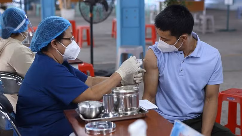 TP.HCM đã cơ bản tiêm xong mũi 3 vaccine COVID-19 cho người dân và đang tiếp tục tiêm phòng xuyên Tết Nhâm Dần. Ảnh: Thanh Chân