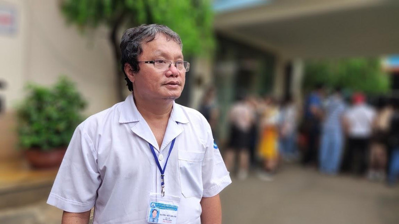 Bác sĩ Trương Hữu Khanh – chuyên gia chống dịch bệnh truyền nhiễm nguy hiểm, nguyên Trưởng khoa Nhiễm - Thần kinh (Bệnh viện Nhi Đồng 1-TP.HCM). Ảnh: Hòa Bình