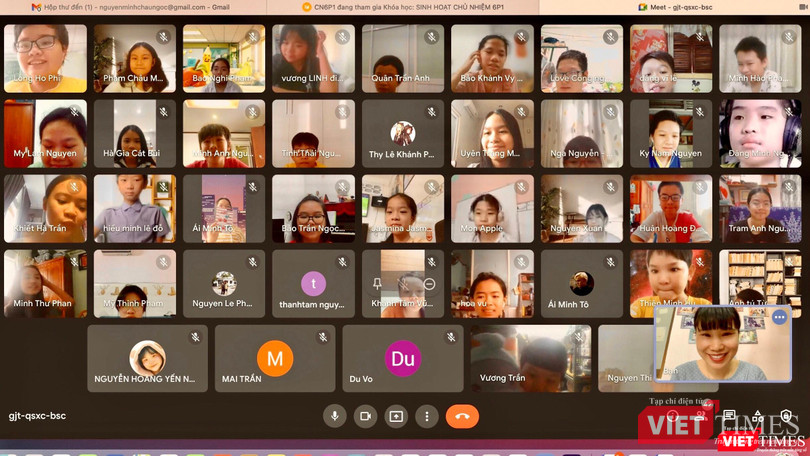Cô trò cùng cố gắng với hình thức học trực tuyến giữa vùng dịch TP.HCM. Ảnh: Bình Minh