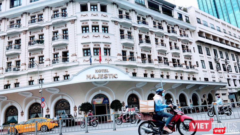 Du lịch, khách sạn chưa hoạt động trở lại, ngoài đường chủ yếu là shipper - Ảnh: Hoà Bình Du lịch, khách sạn chưa hoạt động trở lại, ngoài đường chủ yếu là shipper - Ảnh: Hoà Bình