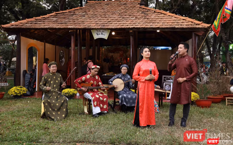 Nhiều hoạt động đưa âm nhạc của cả ba vùng miền Bắc Trung Nam vào đời sống để người dân thưởng thức tại Lễ hội Tết Việt 2021