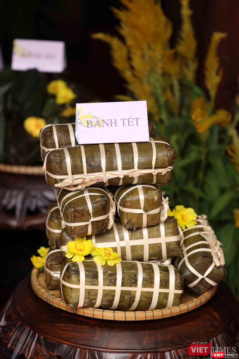 Những đòn bánh Tét được gói rất khéo léo