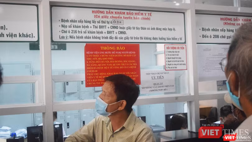 Người dân trông chờ vào chính sách BHYT thay đổi nhưng bệnh viện đối mặt nhiều nguy cơ (Ảnh: Hoà Bình)