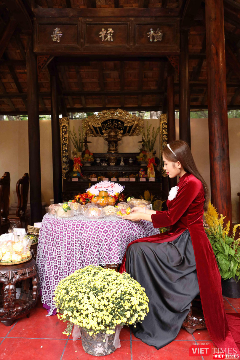 Ngôi nhà và mâm cỗ Tết miền Bắc