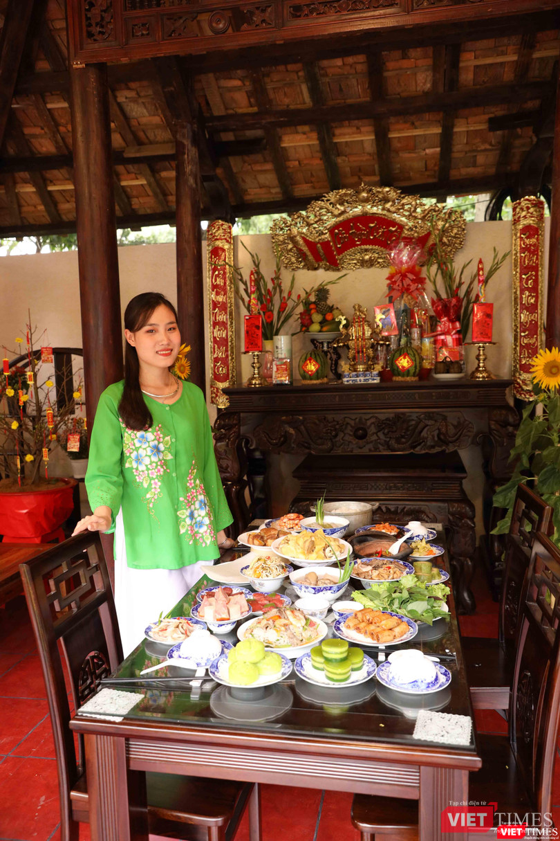 Ngôi nhà và mâm cỗ Tết miền Nam