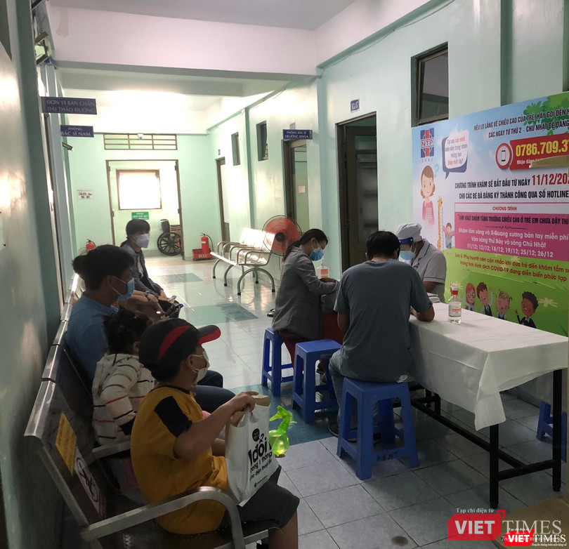 Đông đảo trẻ được đưa đến tầm soát chậm tăng trưởng chiều cao năm 2021