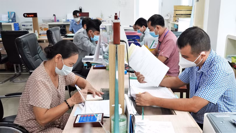 TP.HCM đang có số lượng công chức, viên chức nhiều hơn số lượng được T.Ư giao. Ảnh- Sỹ Đông (Báo Thanh Niên)