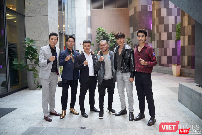 Dàn diễn viên phim “Hùng long phong bá” sẽ công chiếu dịp Tết Dàn diễn viên phim “Hùng long phong bá” sẽ công chiếu dịp Tết