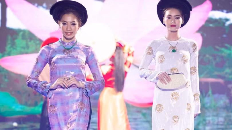 BST Tre Việt ba miền của NTK Việt Hùng