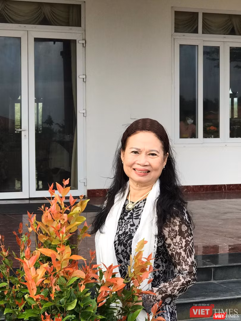 Nhà thơ Nguyễn Bính Hồng Cầu - Chánh văn phòng Hội Nhà văn Việt Nam chi nhánh phía nam tại TP.HCM Nhà thơ Nguyễn Bính Hồng Cầu - Chánh văn phòng Hội Nhà văn Việt Nam chi nhánh phía nam tại TP.HCM