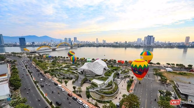 Một góc Đà Nẵng từ trên cao. (Ảnh: HXM)