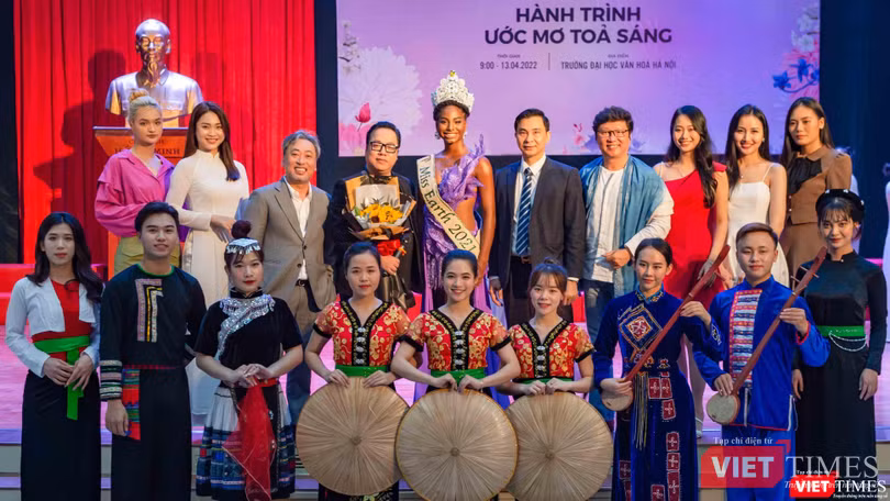 Miss Earth 2021, Hoa hậu Trái đất Destiny Wagner cùng BTC giao lưu với sinh viên nhiều tỉnh thành, vùng miền