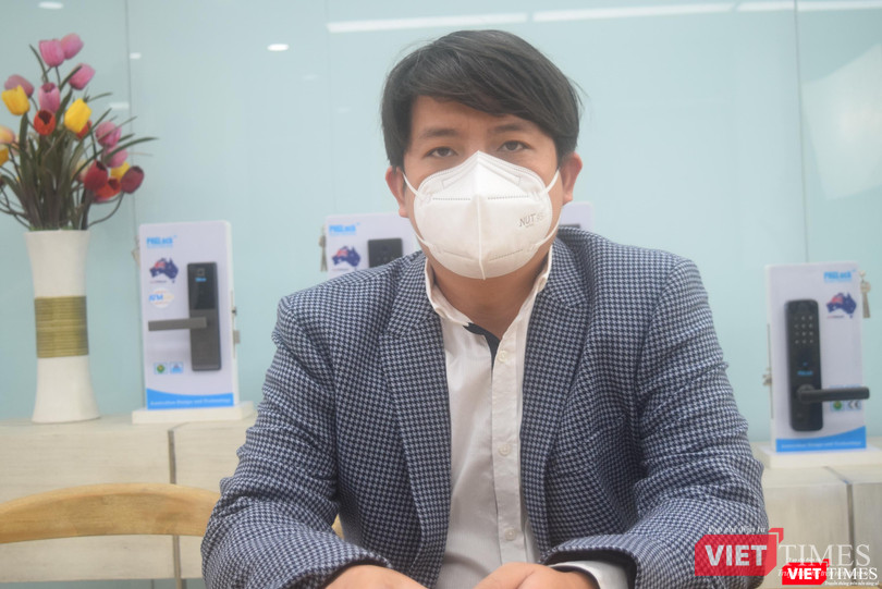 CEO Hoàng Tuấn Anh chia sẻ về các giải pháp chuyển đổi số, khẳng định doanh nghiệp không có con đường nào khác. Ảnh: Hòa Bình