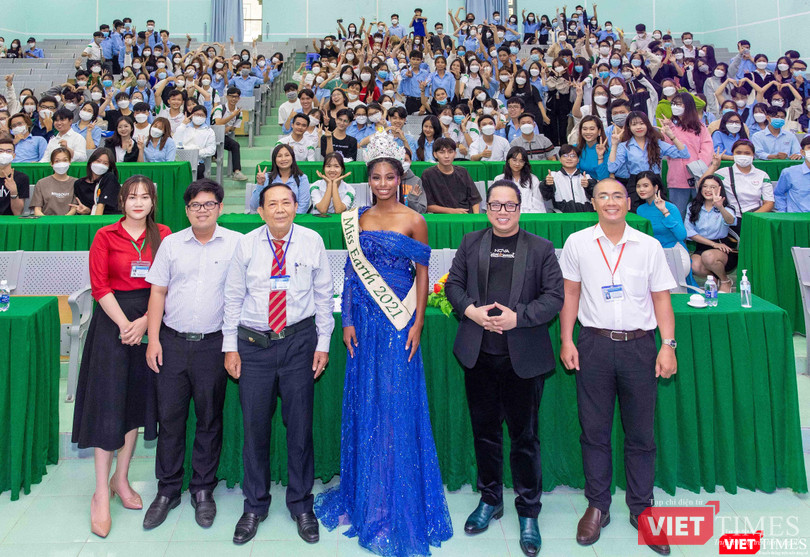 Destiny Wagner chia sẻ, truyền cảm hứng mạnh mẽ đến sinh viên, đặc biệt là các bạn sinh viên nữ