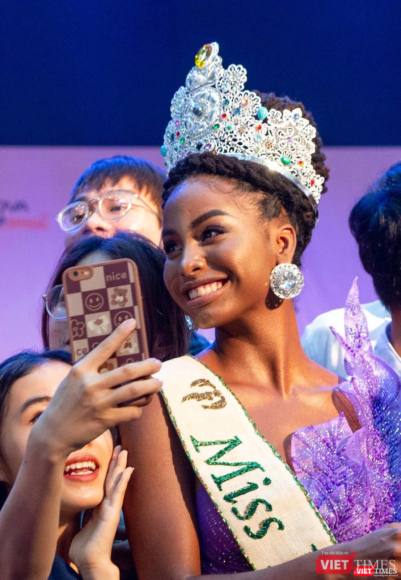 Miss Earth 2021 nhận được những lời khen ngợi về sự thân thiện, gần gũi và hoà đồng