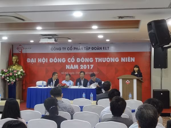 Nhiều cổ đông đã chất vấn về việc F.I.T từng sáng lập nên Dũng Tâm. (Ảnh: baodautu.vn)